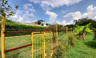 Se vende y / o permuta lote terreno de 9600m2 Barrio El Bosque Palmira