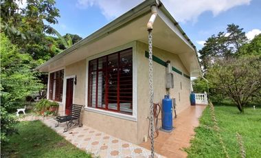 Se vende y / o permuta lote terreno de 9600m2 Barrio El Bosque Palmira