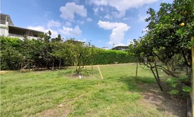 Se vende y / o permuta lote terreno de 9600m2 Barrio El Bosque Palmira