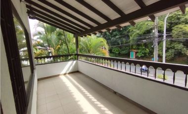 Casa Dúplex en Arriendo Envigado Sector Villa Grande