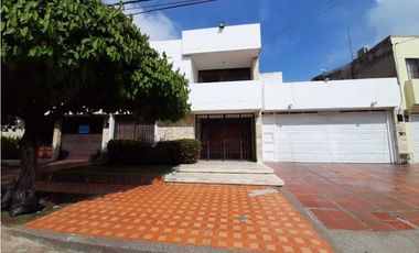 SE VENDE CASA BARRIO SAN CARLOS.