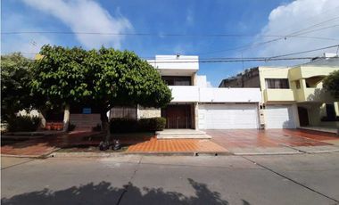 SE VENDE CASA BARRIO SAN CARLOS.