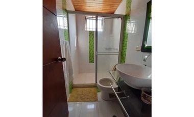 SE VENDE CASA BARRIO SAN CARLOS.