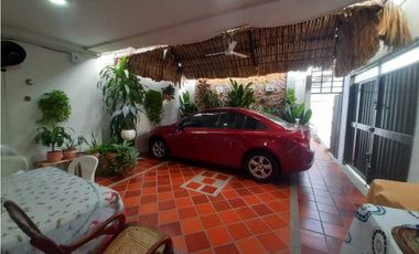 SE VENDE CASA ESQUINERA BARRIO PONTEVEDRA