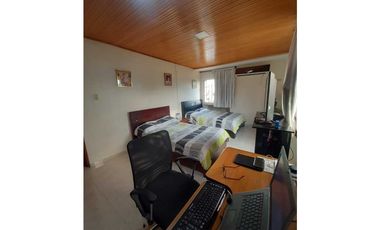 SE VENDE CASA ESQUINERA BARRIO PONTEVEDRA