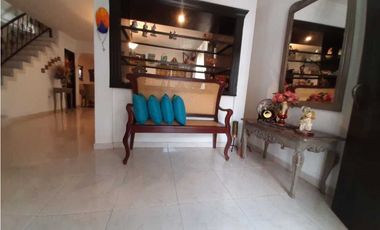 SE VENDE CASA ESQUINERA BARRIO PONTEVEDRA