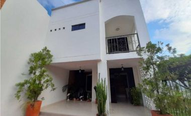 SE VENDE CASA ESQUINERA BARRIO PONTEVEDRA