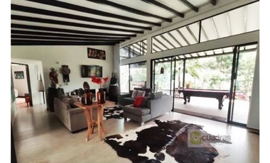 Casa Finca con 12.000 m² de lote independiente en El Retiro