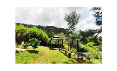 Casa Finca con 12.000 m² de lote independiente en El Retiro
