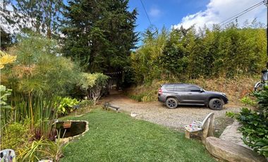 Venta casa campestre independiente en El Retiro con bosque Y quebrada