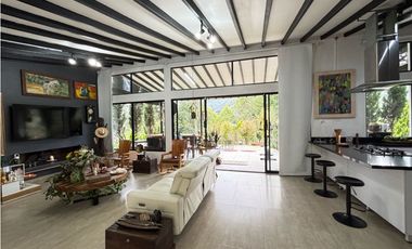 Venta casa campestre independiente en El Retiro con bosque Y quebrada