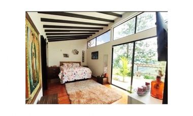 Casa Finca con 12.000 m² de lote independiente en El Retiro