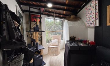 Venta casa campestre independiente en El Retiro con bosque Y quebrada