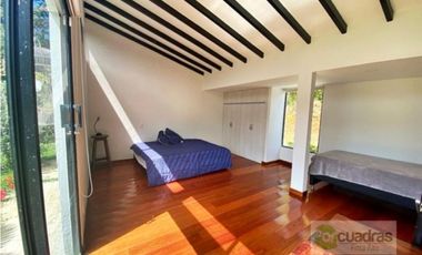 Casa Finca con 12.000 m² de lote independiente en El Retiro