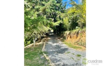 Casa Finca con 12.000 m² de lote independiente en El Retiro