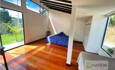 Casa Finca con 12.000 m² de lote independiente en El Retiro