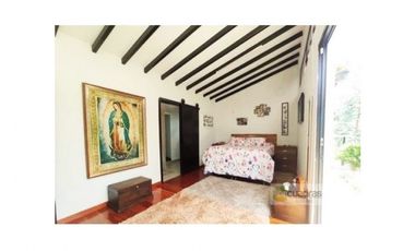 Casa Finca con 12.000 m² de lote independiente en El Retiro