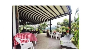 Casa Finca con 12.000 m² de lote independiente en El Retiro