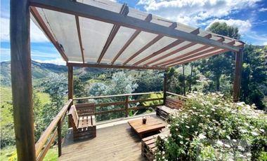 Casa Finca con 12.000 m² de lote independiente en El Retiro