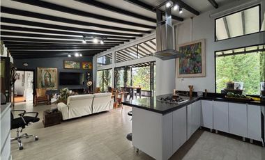 Venta casa campestre independiente en El Retiro con bosque Y quebrada