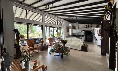 Venta casa campestre independiente en El Retiro con bosque Y quebrada