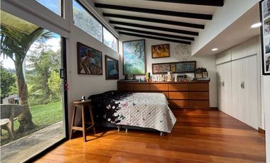 Venta casa campestre independiente en El Retiro con bosque Y quebrada