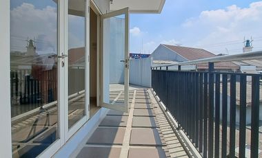 Mini Building 4 LT Semi Furnish di Depan Mall Cinere