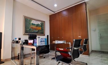 Mini Building 4 LT Semi Furnish di Depan Mall Cinere