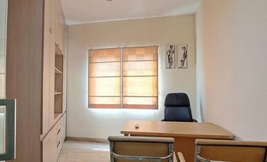 Mini Building 4 LT Semi Furnish di Depan Mall Cinere