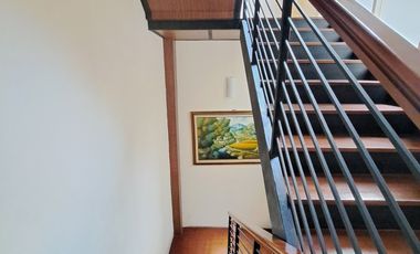 Mini Building 4 LT Semi Furnish di Depan Mall Cinere