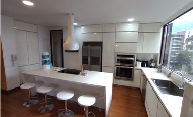 espectacular apartamento Medellín, el Poblado sector los balsos LDC