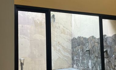 Disewakan rumah di Jemursari Regency