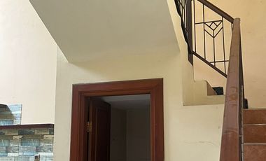 Disewakan rumah di Jemursari Regency