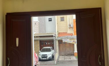 Disewakan rumah di Jemursari Regency