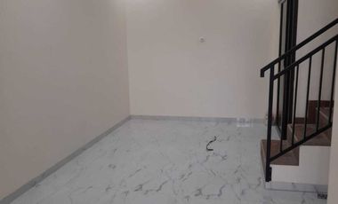 Rumah 2 lantai siap huni akses jalan utama