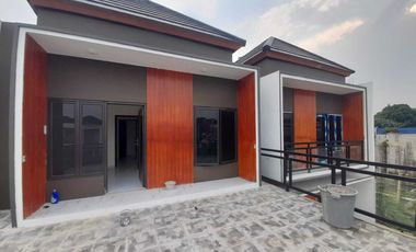 Rumah 2 lantai siap huni akses jalan utama