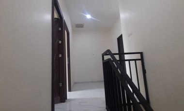 Rumah 2 lantai siap huni akses jalan utama