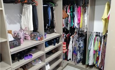 Venta de amplia casa en el Jardín Santa Marta -FV