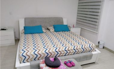 Venta de amplia casa en el Jardín Santa Marta -FV