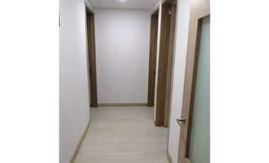 Venta de amplia casa en el Jardín Santa Marta -FV