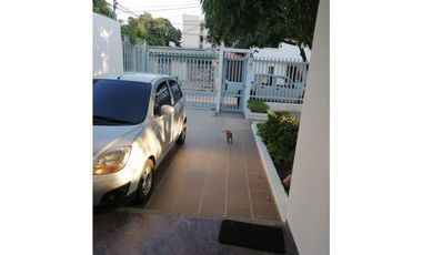 Venta de amplia casa en el Jardín Santa Marta -FV