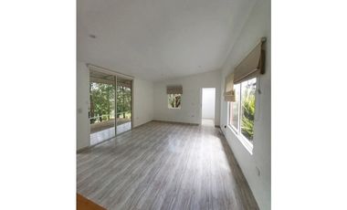 FINCA EN MARINILLA  DE 12.000M2 CON 207M2 CONSTRUIDOS