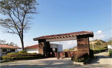 CONSTRUYE LA CASA DE TUS SUEÑOS EN LOTE PLANO SOPETRAN UNIDAD CERRADA