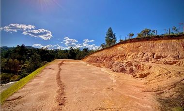 Venta Lote Independiente Uso Comercial El Retiro