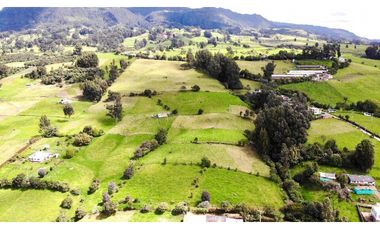 SE VENDE FINCA CON VISTA ESPECTACULAR EN COGUA