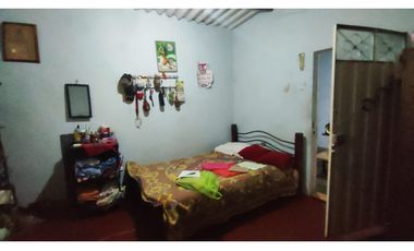 En venta casalote de 133 M2 en 150 mill en La Mesa Cund, buen sector