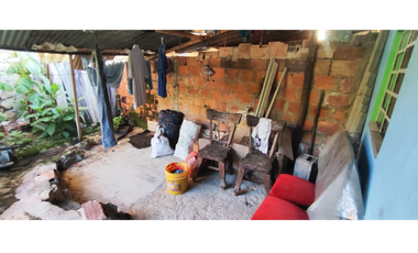 En venta casalote de 133 M2 en 150 mill en La Mesa Cund, buen sector