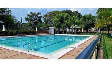 VENDO CASA EN CONJUNTO CON PISCINA RICAURTE