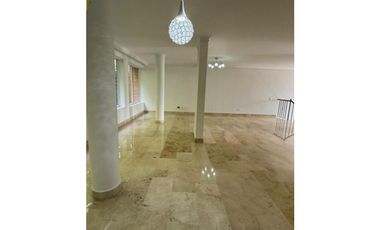 AMPLIA CASA  POBLADO SUPERIOR CON LOMA DE LOS GONZALEZ