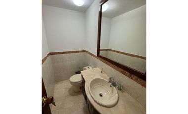 AMPLIA CASA  POBLADO SUPERIOR CON LOMA DE LOS GONZALEZ